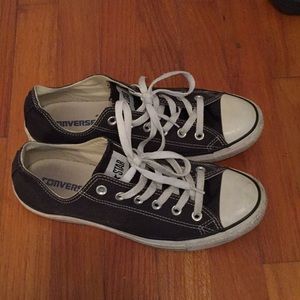 Converse black and white